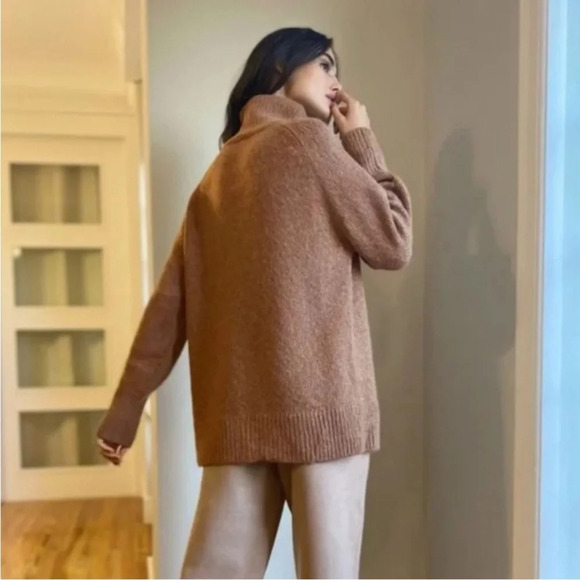 The Group by Babaton Aritizia
Day Off Turtleneck in Camel Size Small 100% Alpaca - Picture 4 of 15